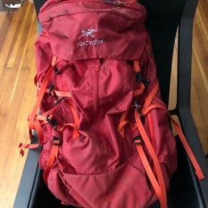 Arc’teryx Altra 62